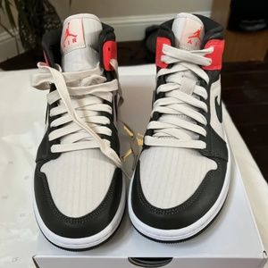 Women’s Nike sneakers size 7.5